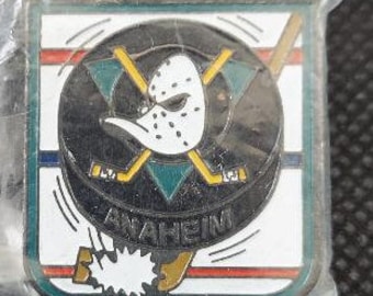 NHL Mighty Ducks of Anaheim Pin DISNEY OOP Great Gift!! Logo On Puck Hockey