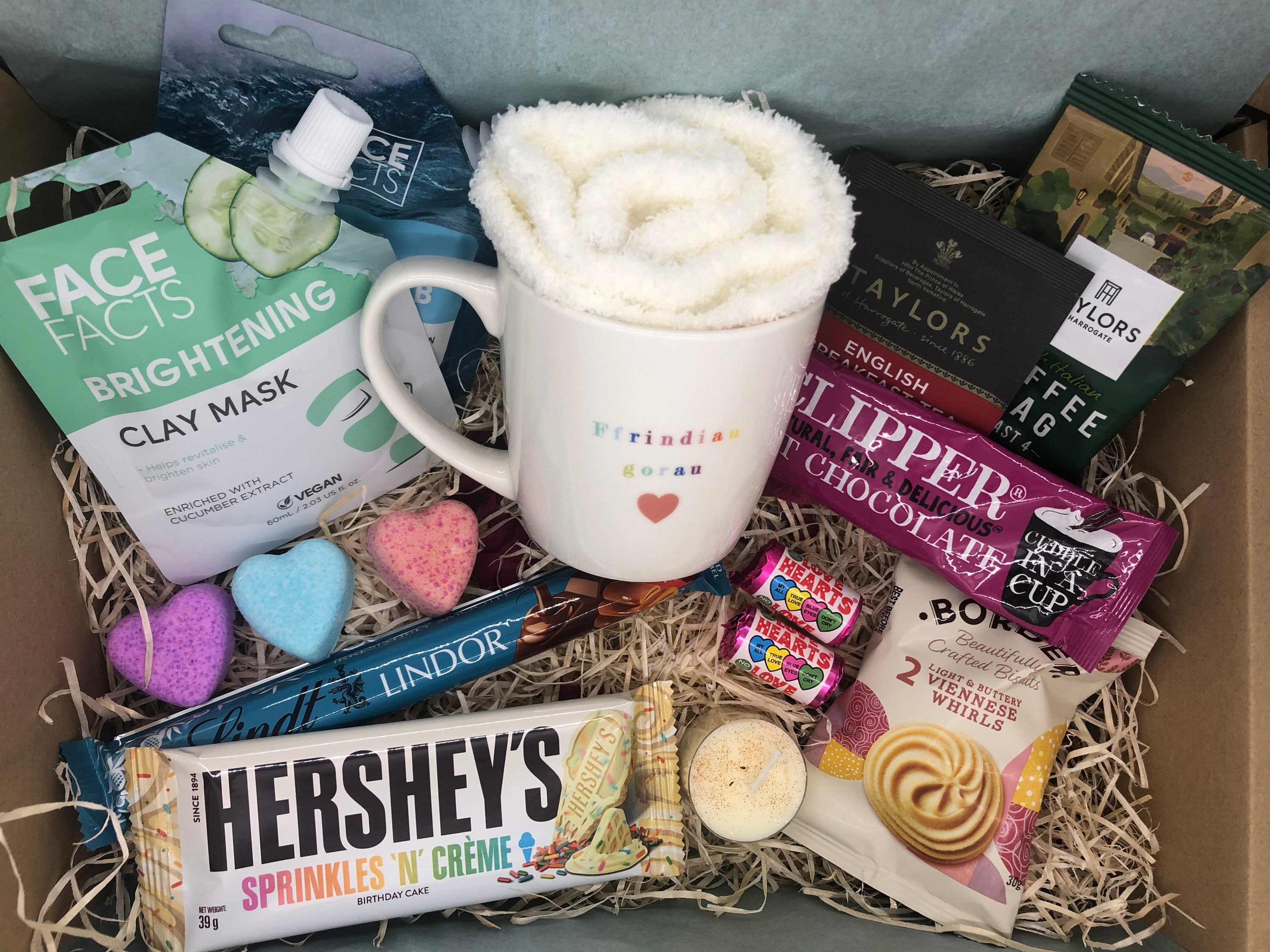 Blwch hamper ffrindiau gorau/Best friends hamper box Etsy