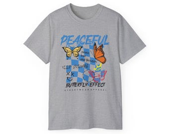 Camiseta con estampado de mariposas pacíficas