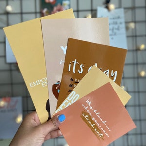 Pack de cartes pour l'autonomisation des femmes | Offre groupée de 4 cartes postales | cartes de motivation positives | Pack de cartes d'affirmation positive | Cartes confirmées
