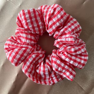 Large gingham scrunchie, checkered scrunchie, plaid scrunchie, gingham scrunchie, oversized scrunchie, hair accessories, gifts for her