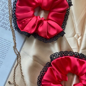 Grand chouchou en satin fait main | Chouchou en satin | Grand chouchou en satin en dentelle | Chouchou en satin de soie | Cadeaux pour elle | Cheveux en soie