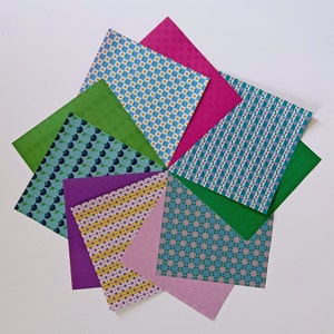 Farbenfrohes Origami Papier – Set mit 5 verschiedenen Motiven mit unifarbener Rückseite für alle Falttechniken (Origami, Kirigami etc.)