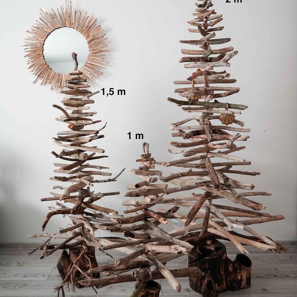 Immense sapin de Noël en bois flotté de 2 m (80"). Art appliqué naturel. Bonne année dans un style écologique. Aucun arbre n'a été blessé. Art en bois dérivé et patiné.