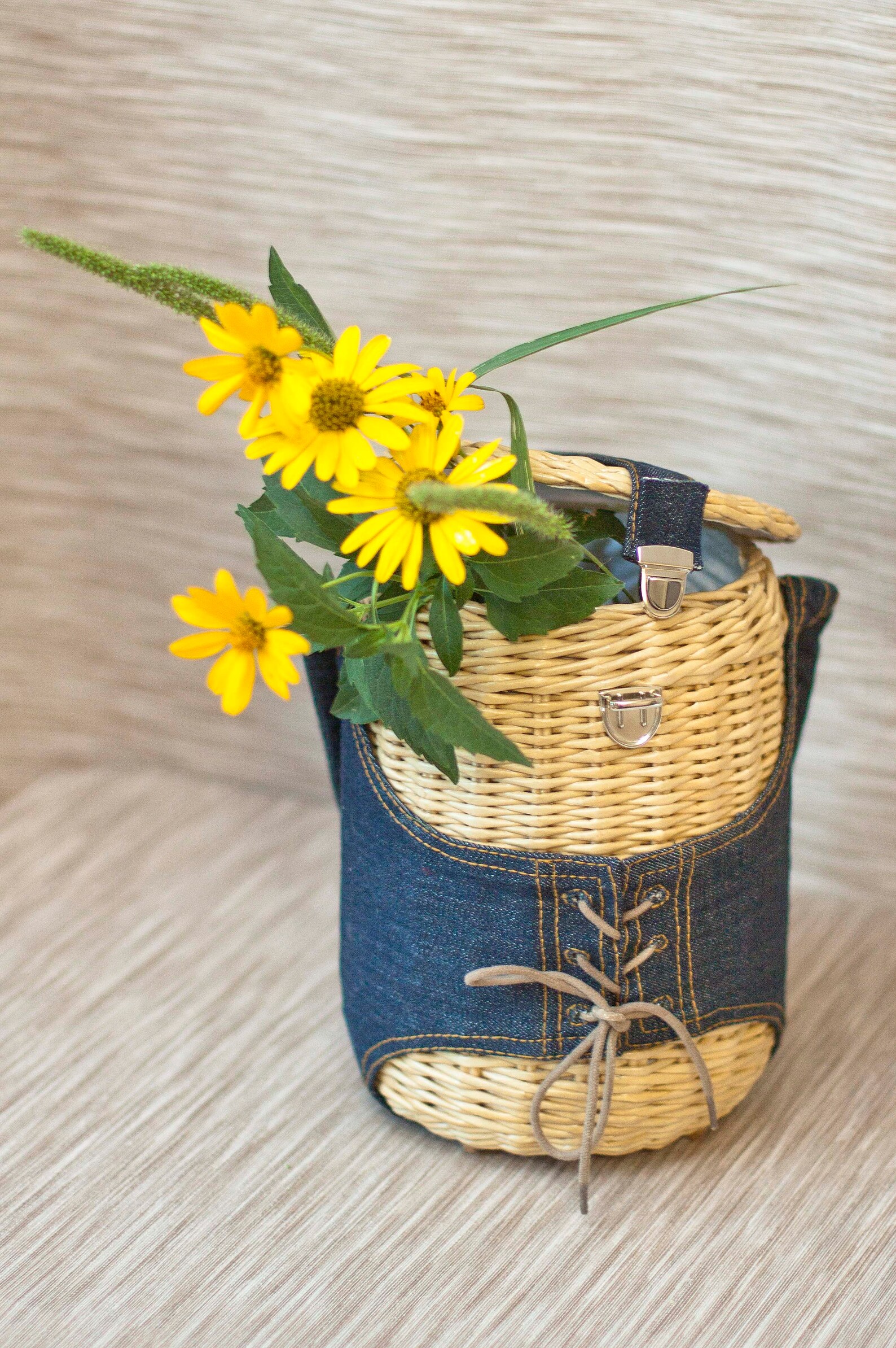 round wicker basket bag
