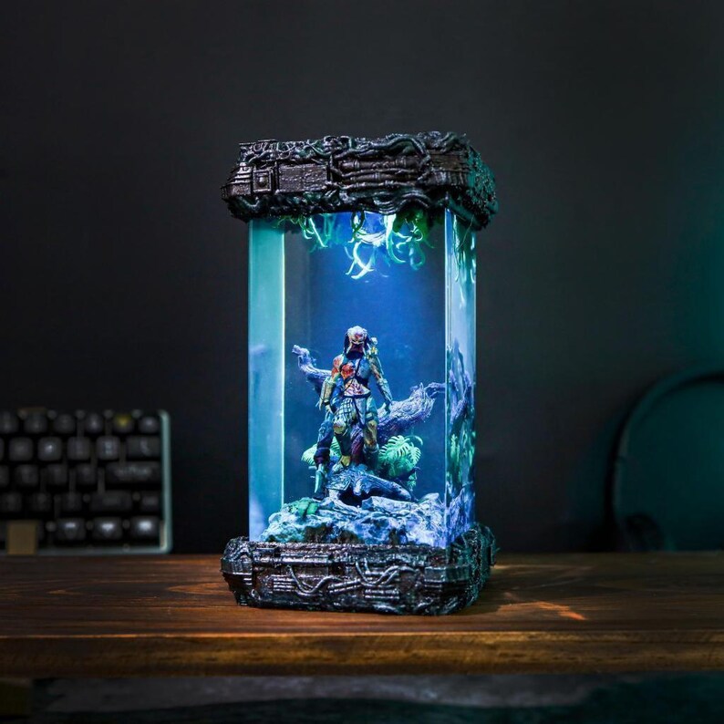 Predator Monster Epoxy Lamp V1, Sci-fi Horror Resin Art Night Light ...