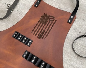 Personalizza il grembiule in pelle con bandiera americana con tasche per bevande Patriot Gift BBQ Barbecue Kitchen Chef Butcher Woodwork Handcrafted USA Flag