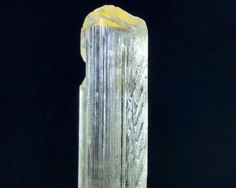 天然の黄色のトリフェーン クンツァイト クリスタル 天然の黄色のトリフェーン クンツァイト クリスタル