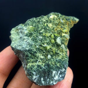 Green Sphene Titanite Specimen: Raw Mineral Cluster from Skardu Pakistan (128 Gm)