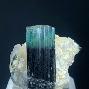 ブルーキャップトルマリンクリスタル アルバイト付き