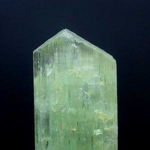 Natuurlijke groene kunziet, Hiddeniet kunzite, kunzietkristal, ruwe kunziet, genezend kristal, kunziet te koop, kunzite uit Afghanistan -92 gram