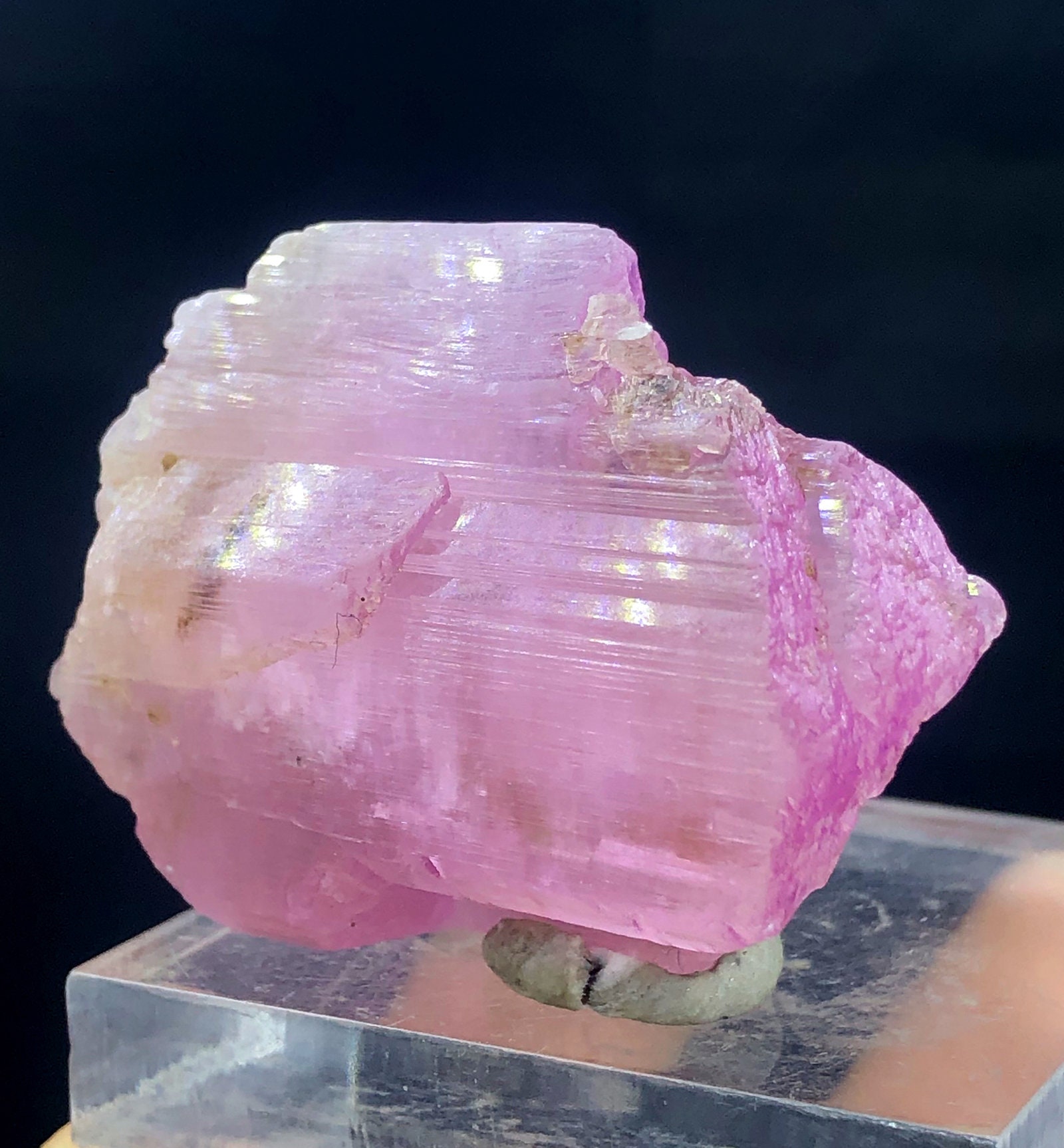 ピンククンツァイトの原石標本：アフガニスタン産の天然の水晶 - Etsy 日本
