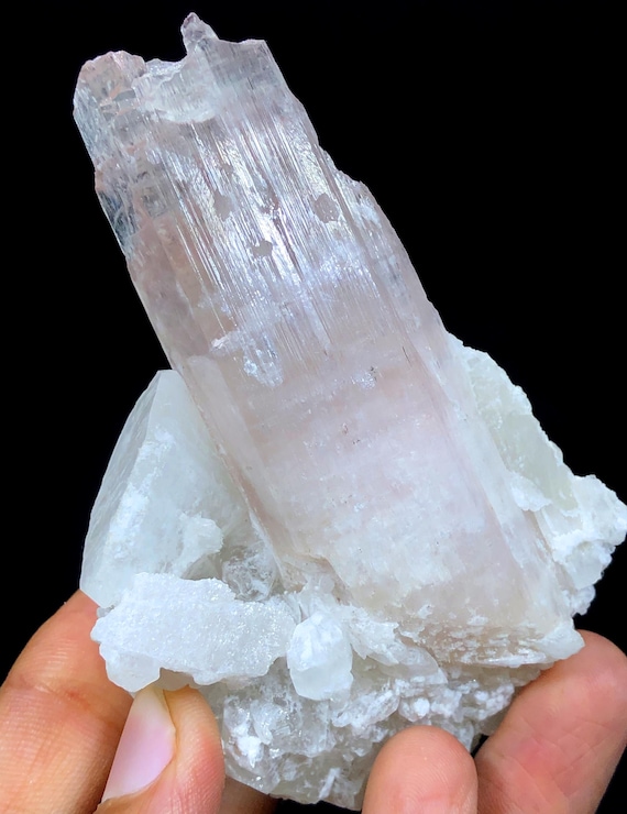 【希少】アフガニスタン産 クンツァイト 原石 水晶 共生標本 鉱物 天然石 クンツァイト原石（水晶入り）、アフガニスタン産鉱物標本（178グラム