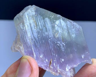 408カラットのクンツァイト結晶とブルートルマリン - アフガニスタン産