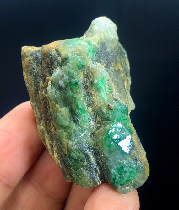 Raw Green Emerald Specimen: Natural Pakistan Emerald Stone (46 Gram)