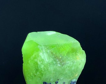 天然グリーンペリドット標本。 原石グリーンペリドットクリスタル：天然鉱物標本、50カラット - Etsy 日本