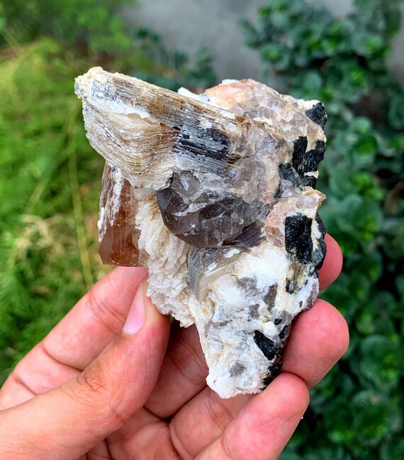 パキスタン産、ショールトルマリン、アルバイト、クォーツ、マイカ入り