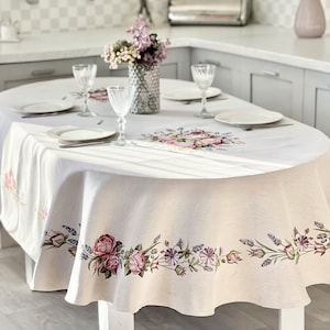 Spring flowered tablecloth, Table cloth classic, Lavender Flower Tablecloth, Spring Summer Floral table cover, Tapestry textile, Mom gift