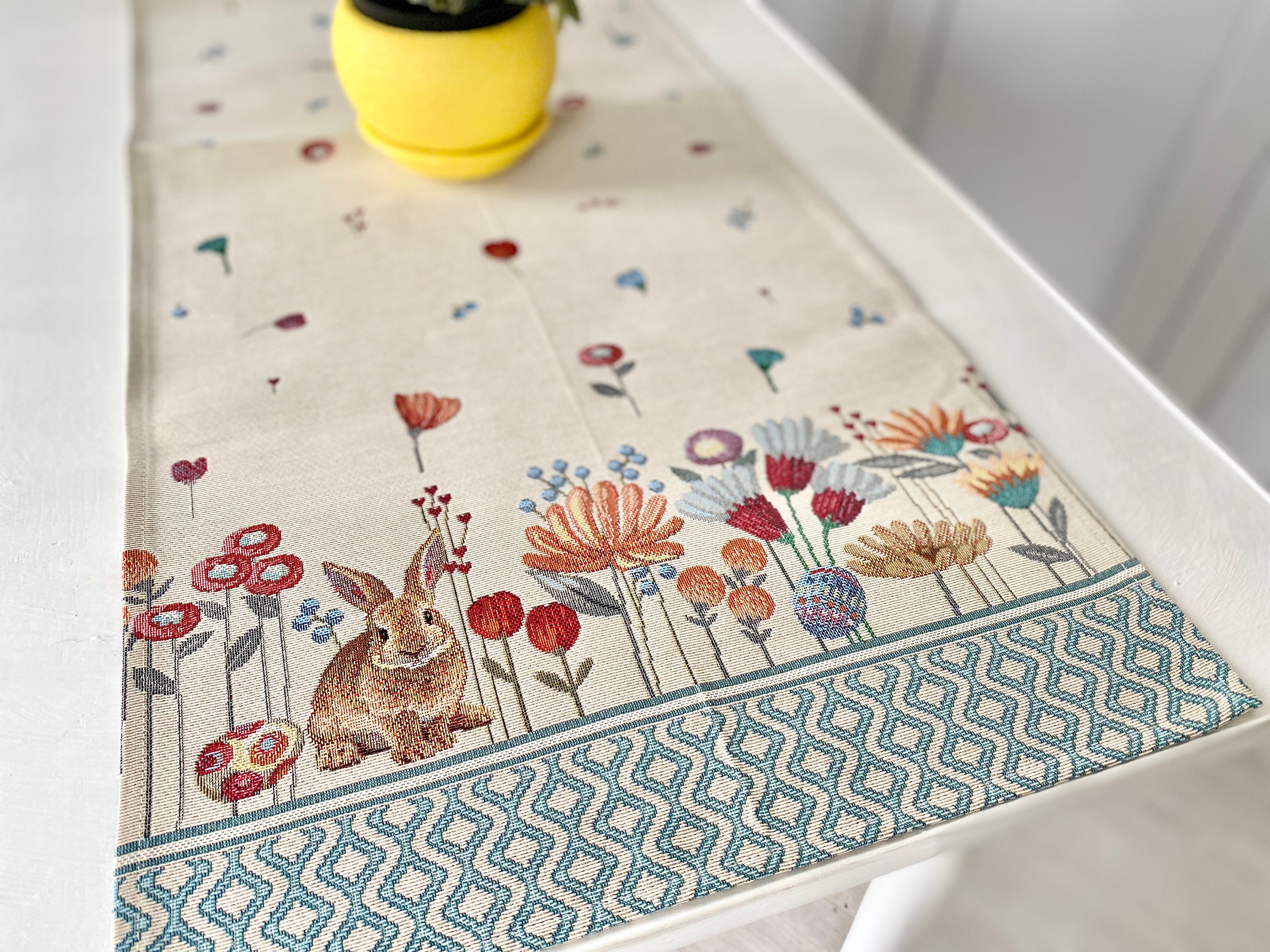 Tovaglia Rettangolare Pasquale 60x102 Cm Con Coniglietto E Uova – Decorazione Primaverile In Poliestere Stampato 3D