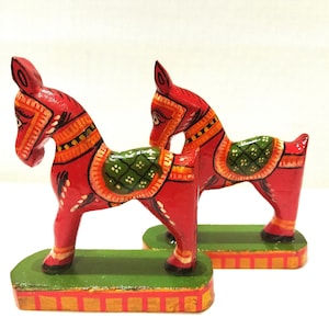 Wooden Animal Toy/A set of 2 Wooden horse toy animal/Natural Toy/Farm Animals/Foal Figurine/Gift for kids/Golu Dolls/Red Horse for Good Luck