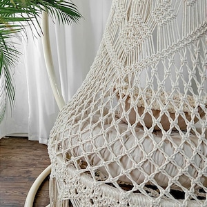 Handgjord makramégungstol, boho hängstol, hängmatta, vit makramégungstol med kudde, dubbelsitsgunga, gungstol för uteplats bild 5