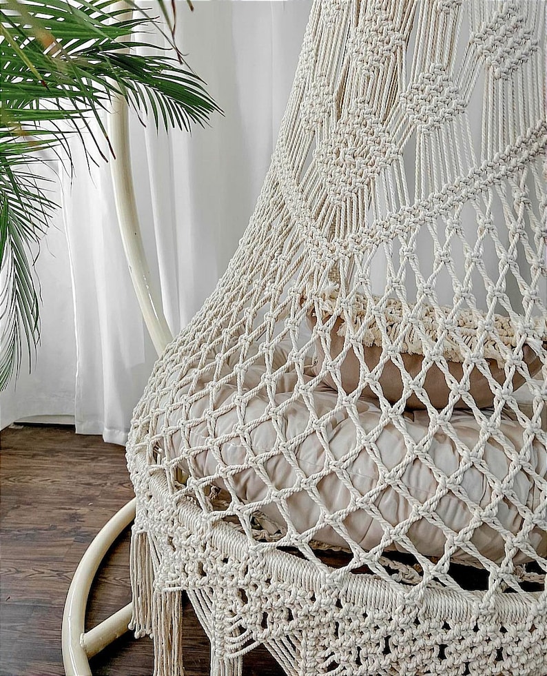 Handgjord makramégungstol, boho hängstol, hängmatta, vit makramégungstol med kudde, dubbelsitsgunga, gungstol för uteplats bild 5