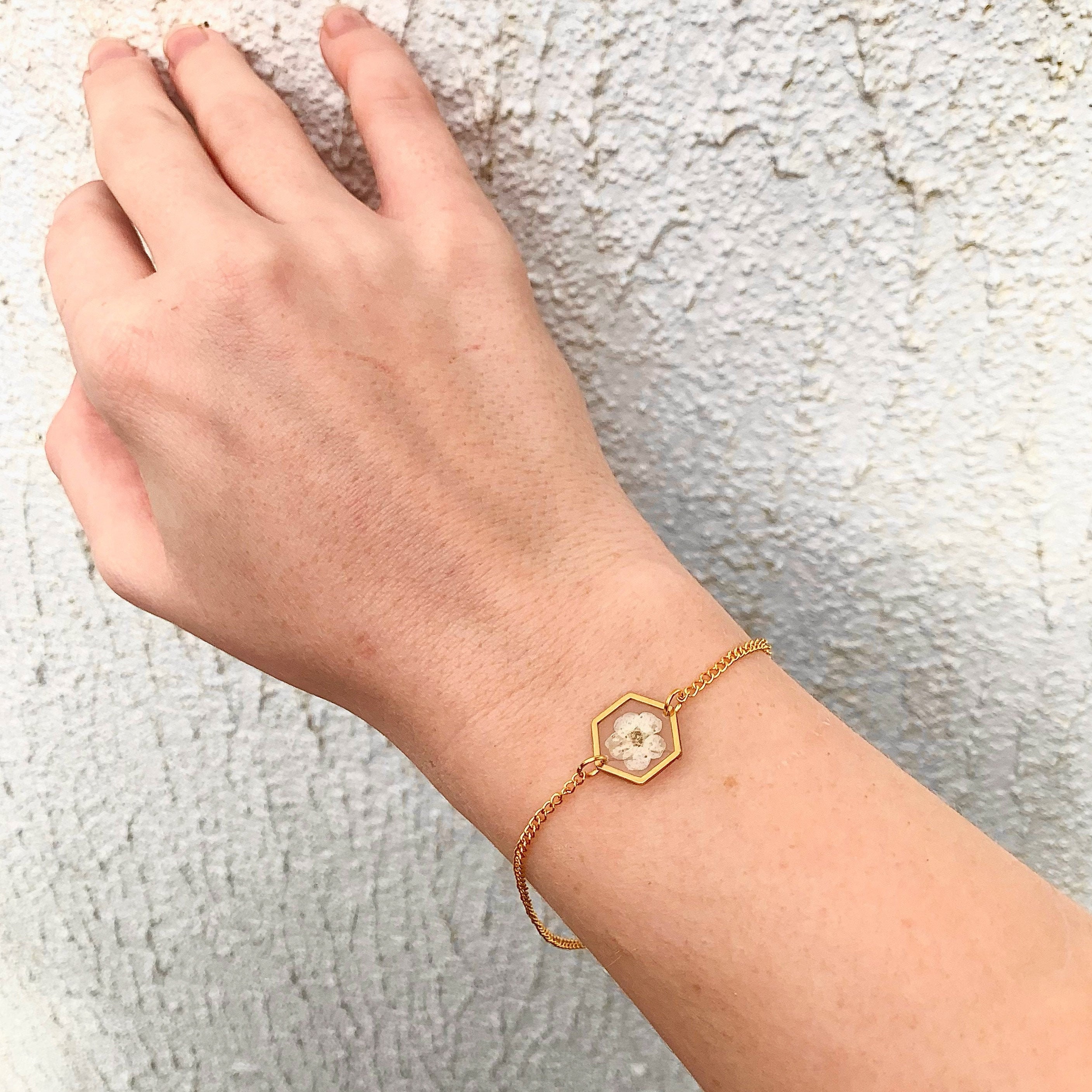 Resin flower bracelet deals