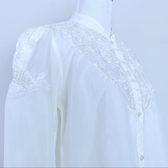 Vintage 1970's Ivory Lace Embroidered Long Sleeve… - image 4