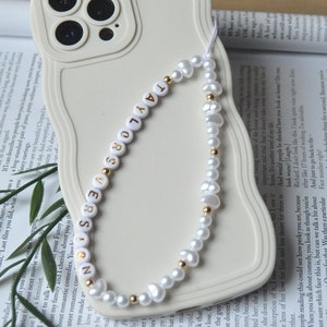 Charm pour téléphone perlé personnalisé | Dragonne perle personnalisée pour téléphone | Nom chaîne de téléphone perle | Charm pour téléphone perlé blanc | Cadeau de demoiselle d'honneur
