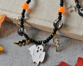 Ghost-bedelarmband: glow-in-the-dark halloweensieraden met kralen