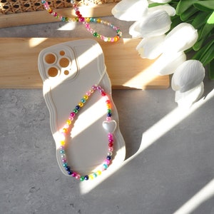 Chunky Heart Rainbow Pearl Phone Charm | Niestandardowy koralikowy pasek na telefon | Perłowy dodatek do telefonu