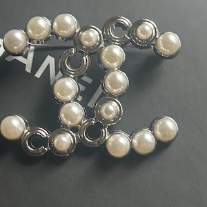 VINTAGE CHANEL pin brooch