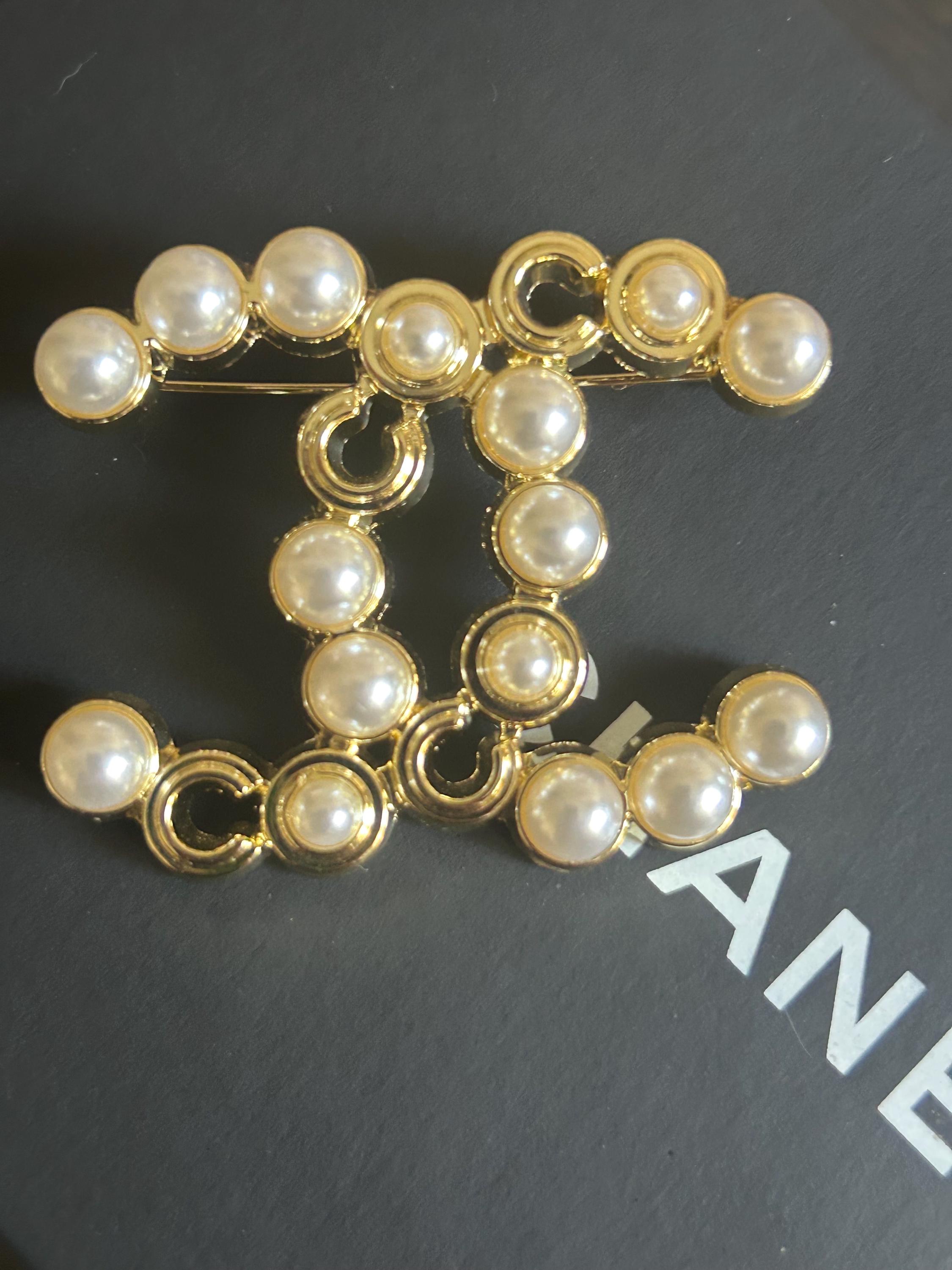 Vintage Brooch | CHANEL CC Logo Monogram Quilted Brooch Pin