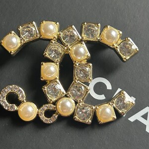VINTAGE CHANEL pin brooch