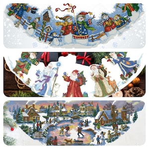 Peut inclure: Ensemble de trois jupes de sapin de Noël avec des motifs au point de croix. La jupe supérieure présente des bonhommes de neige et une scène hivernale. La jupe du milieu représente des figures du Père Noël. La jupe inférieure montre un village d'hiver avec du patin à glace.