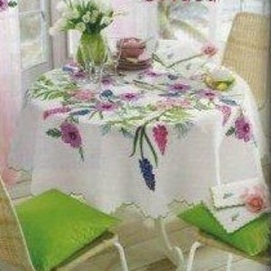 Vintage bloemen tafelkleed Geteld kruissteekpatroon antiek boeket kruissteekschema vintage kruissteekpatroon seizoen borduurpunt