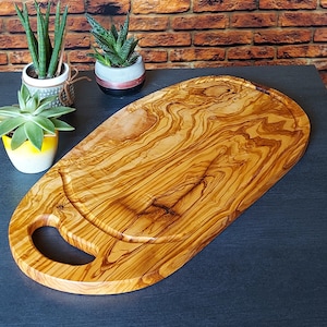 XXL carving board, steak board, with juice grille and handle tab made of olive wood, length 50 cm, serving board, cutting board, single piece, gift