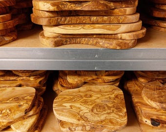 Schneidebrett aus Olivenholz 25 cm Frühstücksbrett, Servierbrett Naturschnitt Brotzeitbrett Holzbrett