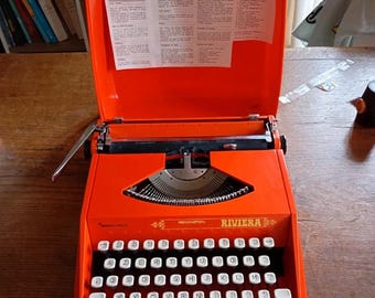 Remington Riviera Typewriter - Vintage Design 1970s Made in