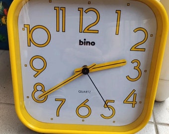 Gorgeous BINO Quartz wall clock from the 1980s Made in Italy - rare vintage design
