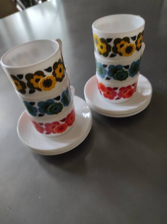 5 Tasses à café, expresso et soucoupes – Tasse Arcopal – modèle Volcan 5 Tasses à café, expresso et soucoupes – Tasse Arcopal – modèle Volcan
