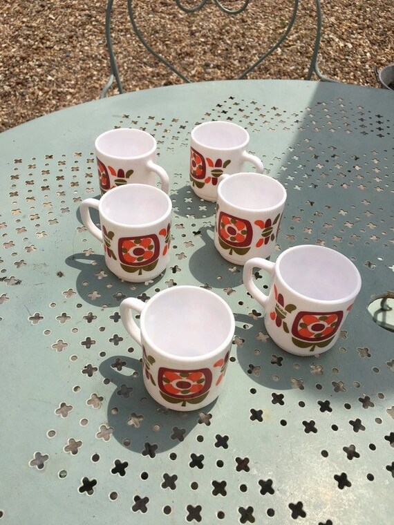 Tasses Mobil Arcopal – Ginette et Gilbert