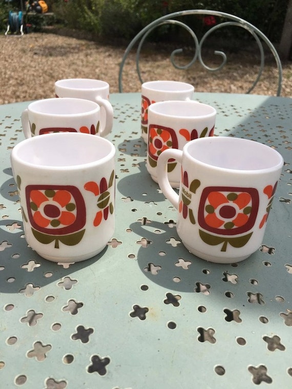 Tasse et pichet arcopal mobil - Arts de la table