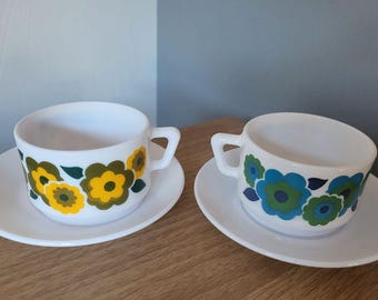 ARCOPAL 4 ティーカップとソーサー 蓮の花コレクション、70 年代の