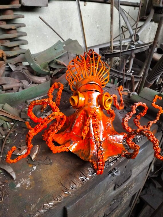 Artwork by F-lor Da Fer - Loris Farolfi - Recycled Iron Octopus