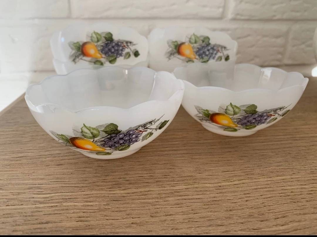 ARCOPAL France 6 Small Vintage Bowls From the 70s - Daisy