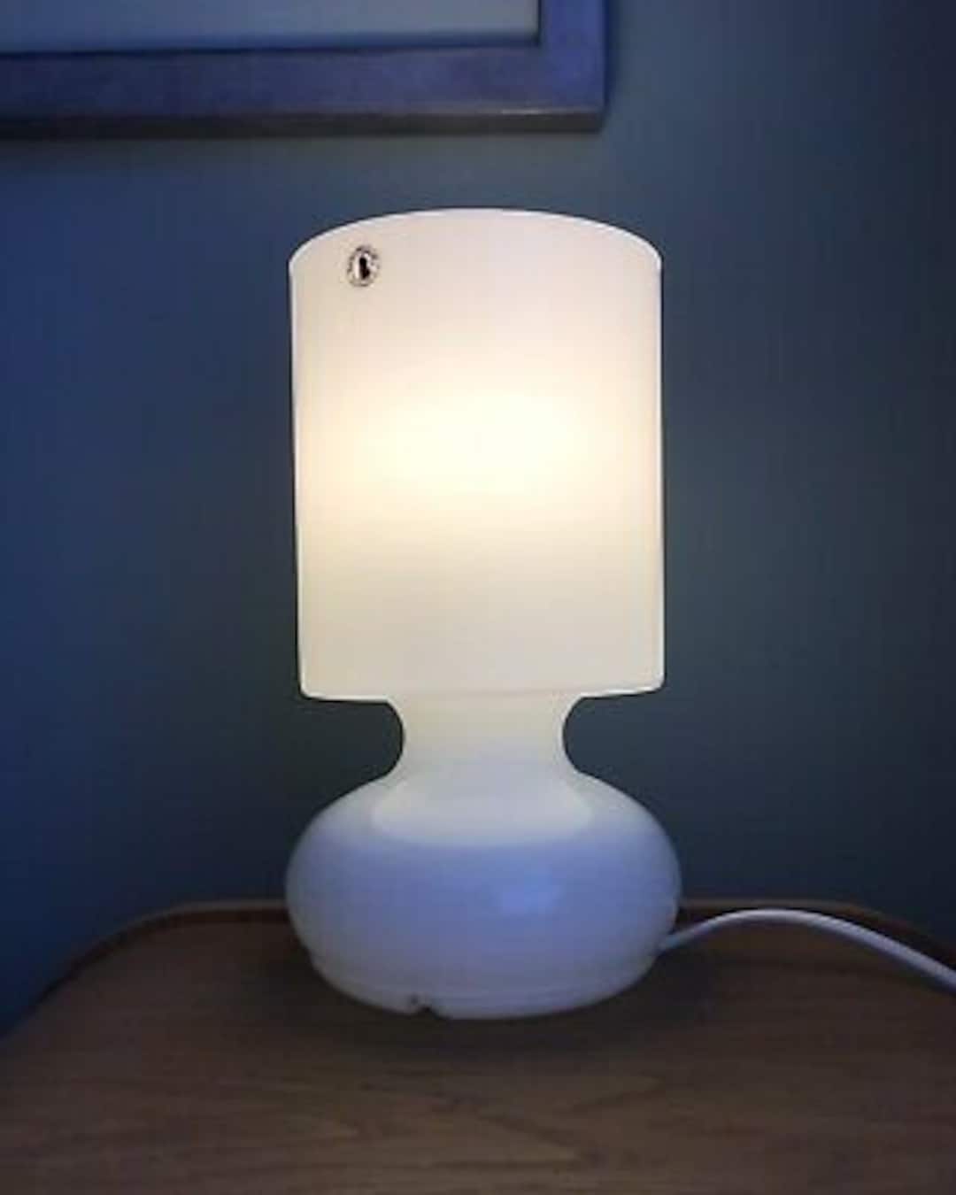 IKEA Lykta ホワイトテーブルランプ - 1990年代のヴィンテージデザイン