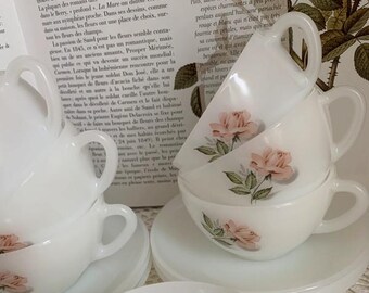 Joli Service à Café Arcopal Décor Roses. 6 Tasses et 6 Soucoupes