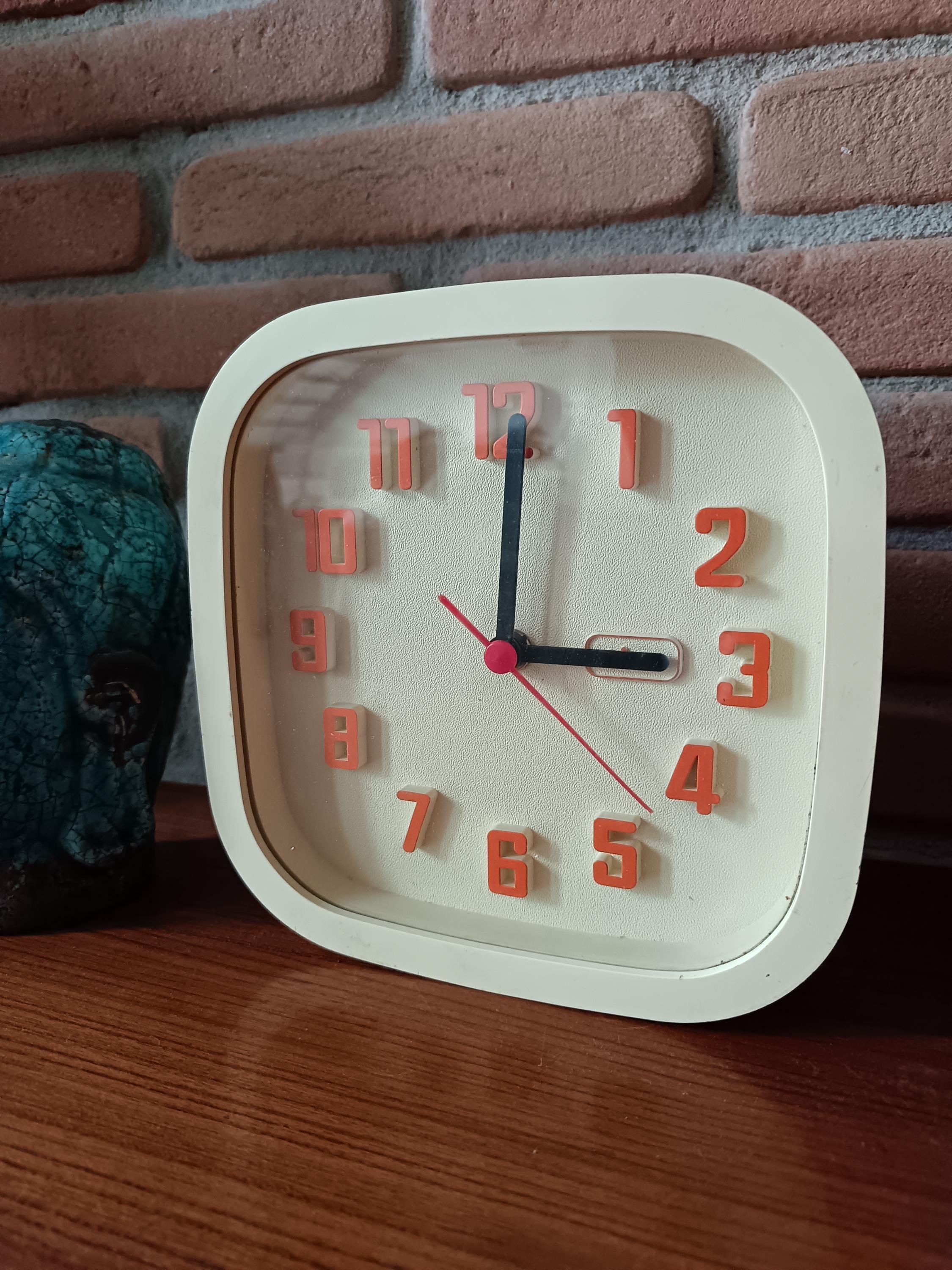 Lorenz Wall Clock - Etsy