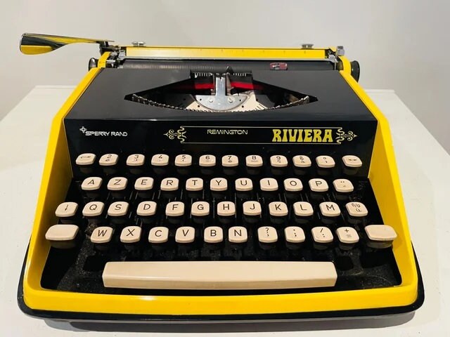 Remington Riviera Typewriter - Vintage Design 1970s Made in